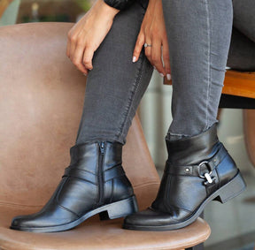 Bota Feminina Cano Curto de Couro Floriza