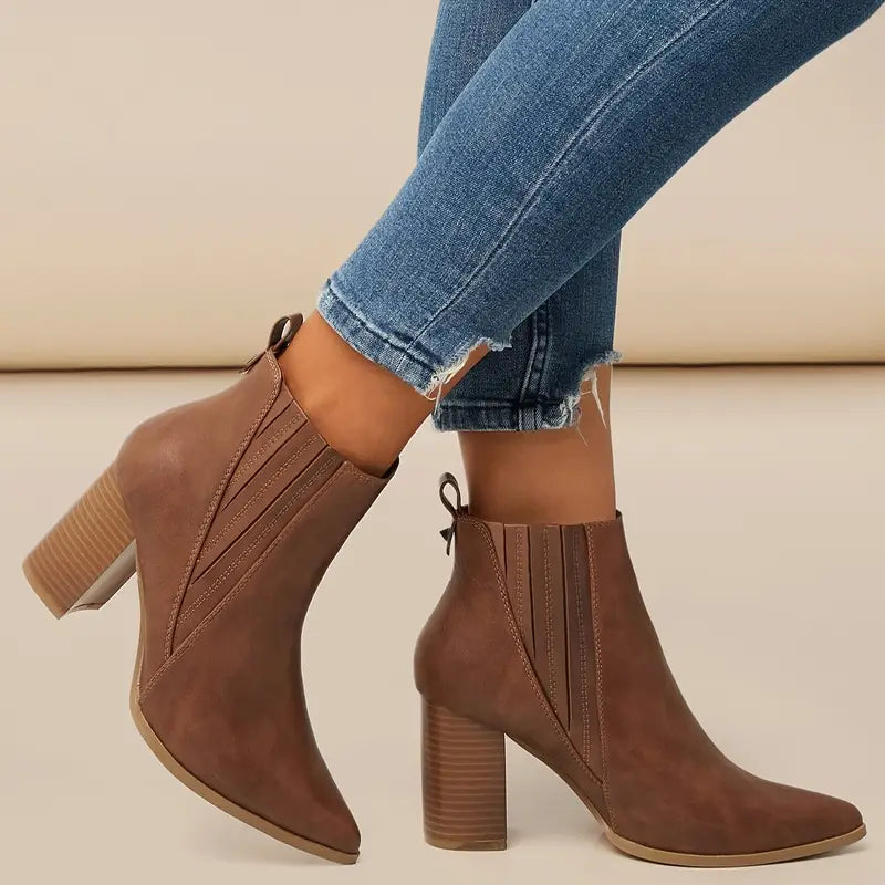 Bota Cano Curto em Couro Blanc