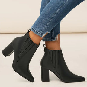 Bota Cano Curto em Couro Blanc