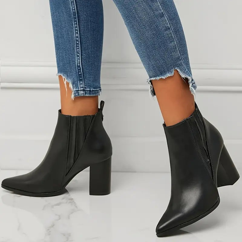 Bota Cano Curto em Couro Blanc