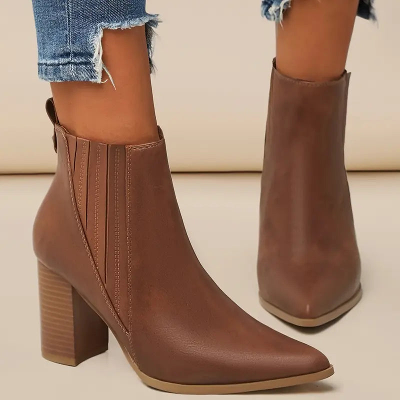 Bota Cano Curto em Couro Blanc