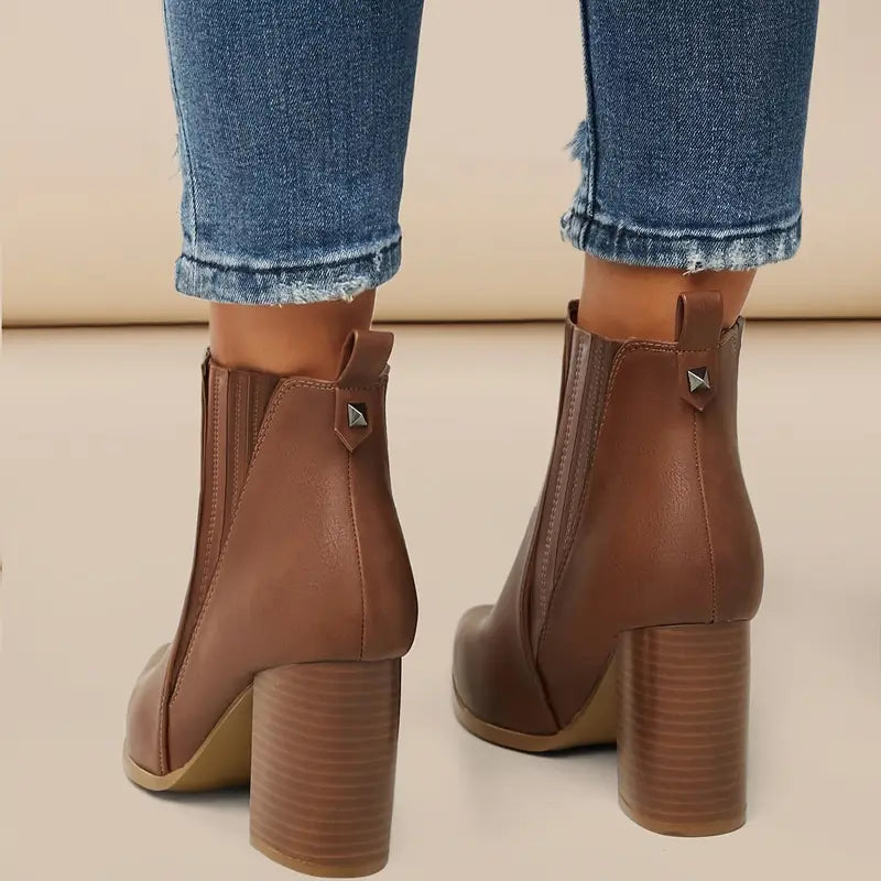 Bota Cano Curto em Couro Blanc