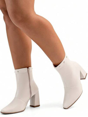 Bota Feminina Cano Curto Salto Alto Off-White